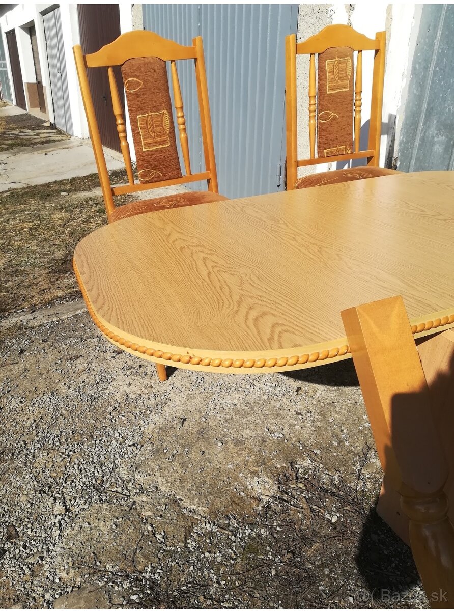 Rozťahovací jedálenský stôl a stoličky - 2