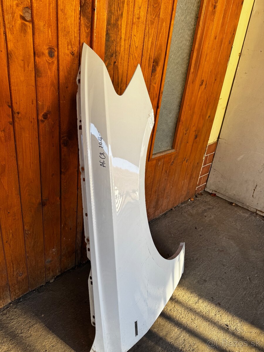 Audi A6 C8 2018- pravý blatník - 2