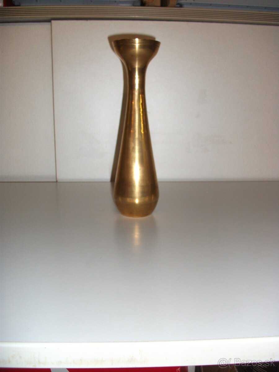 Predám starú mosadznú vázu. - 2