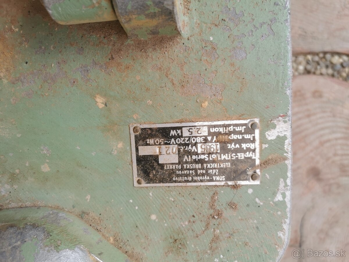 Predám elektrickú brúsku na parkety - 2