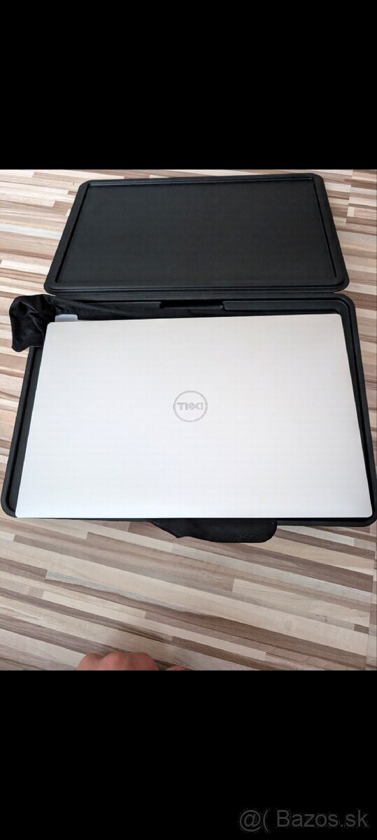 Prémiový, Nový Dell XPS 9640 - 2