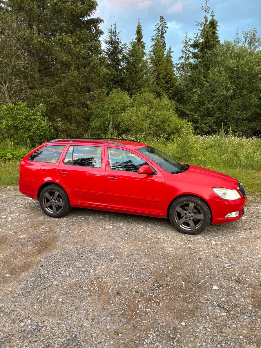 ŠKODA OCTAVIA 2Fl Combi 1.6TDI - 2