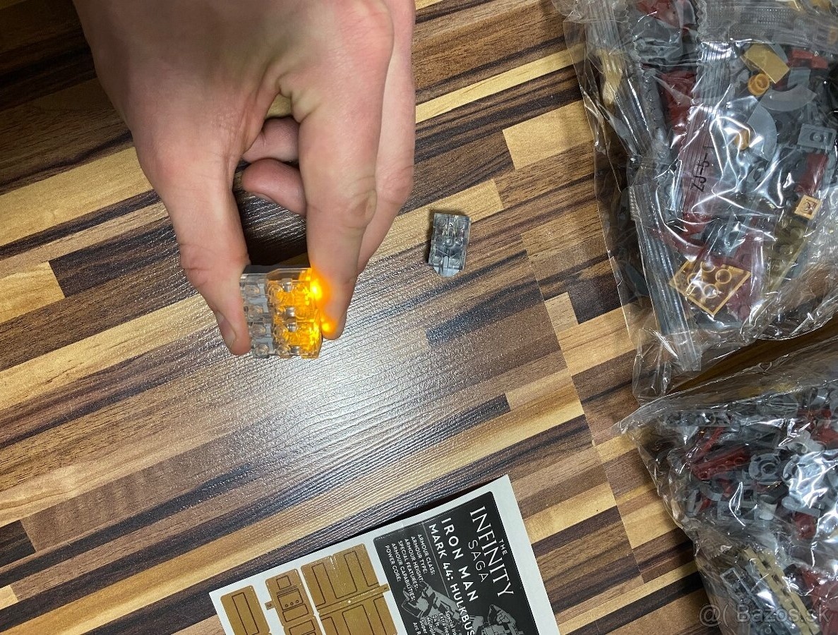 Hulkbuster Marvel 76210 - 2