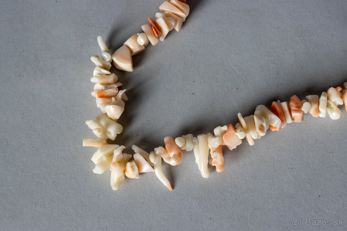 Starožitný náhrdelník z ružoového koralu - 2