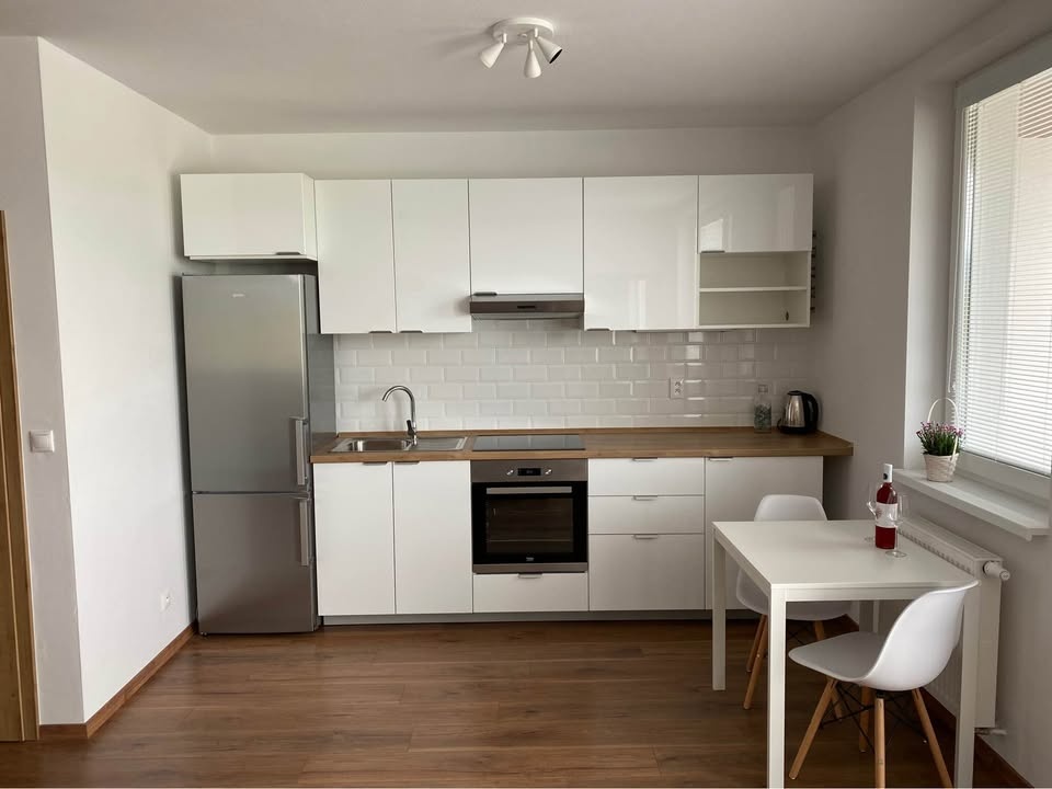 Krásny 2i byt v Slovenskom Grobe s parkovacím miestom - 2