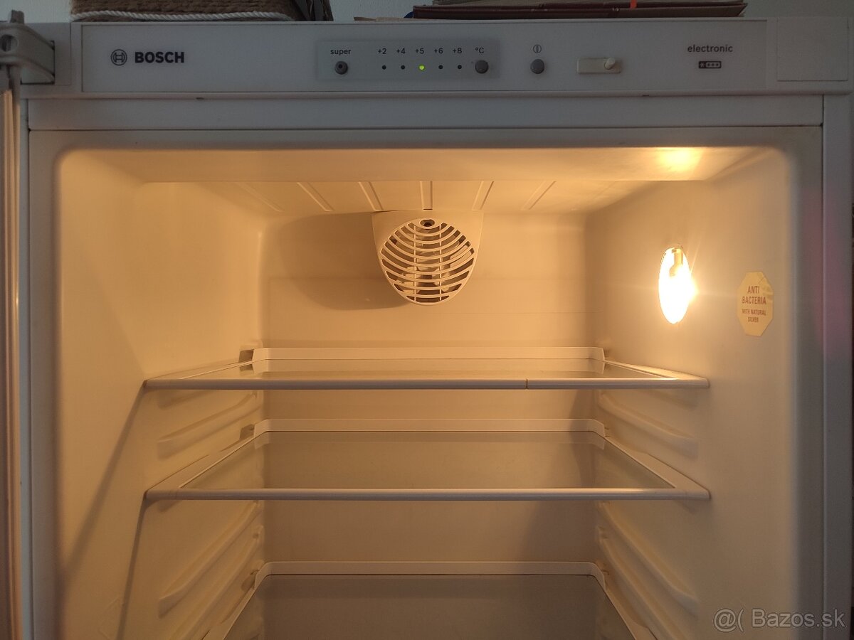 Chladnička s mrazničkou - 2