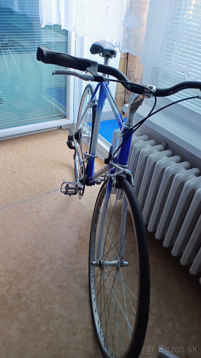Starší cestný bicykel - 2