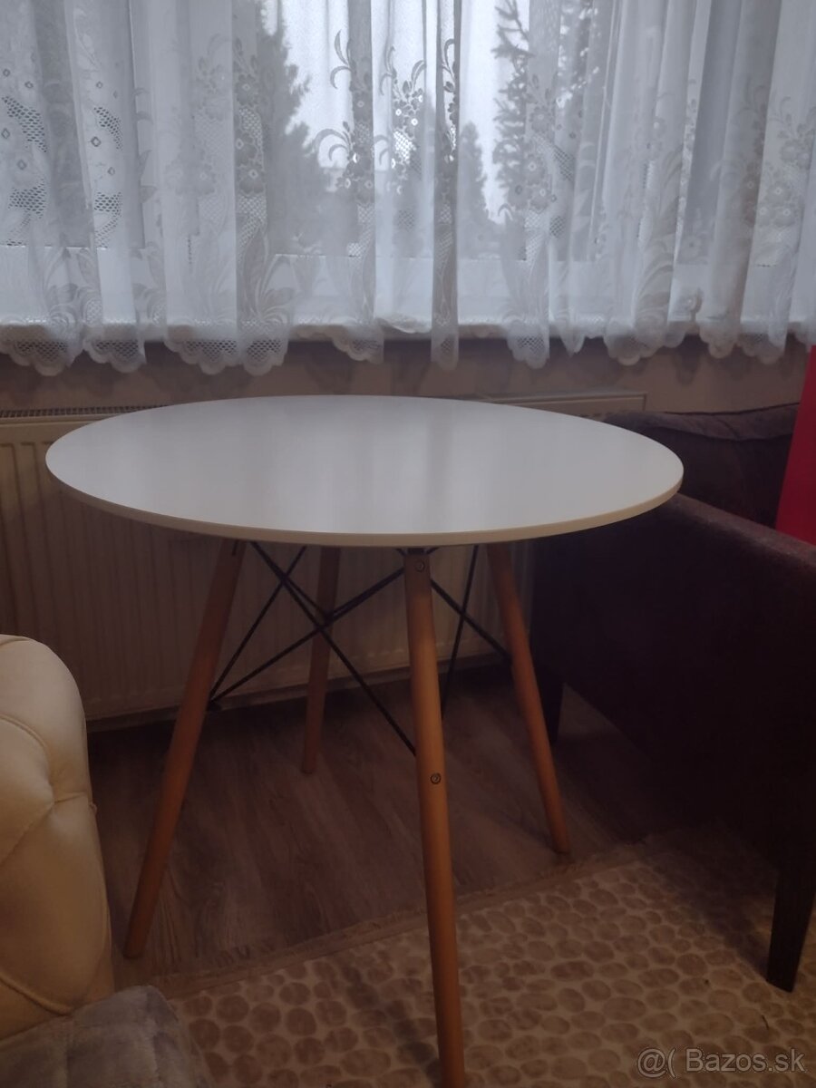 Predám moderný okrúhly stôl – 50 € - 2