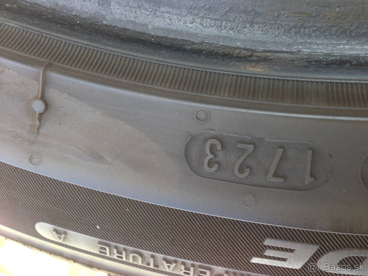 Predám letné Pneu 225/45r17 5/6mm - 2