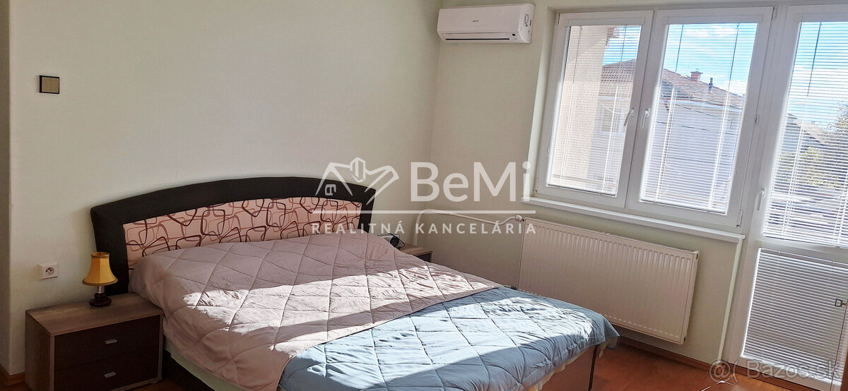 Priestranný 4-izbový rodinný dom v Malinove 005-12-NIBAa - 2