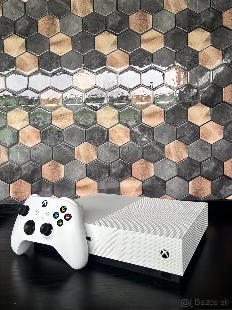 Xbox One S 1TB – TOP stav | Nový ovládač - 2