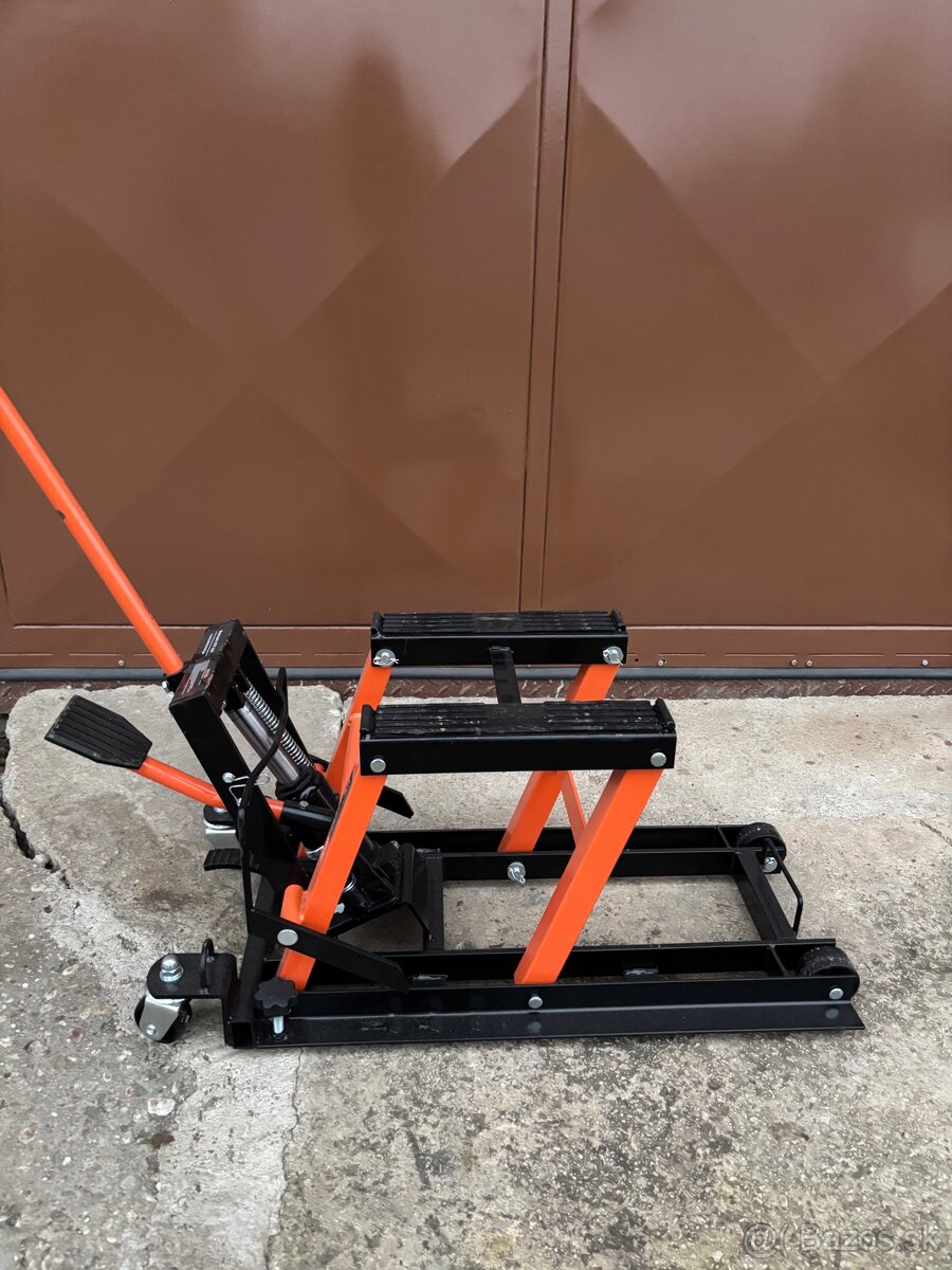 Predám hydraulický zdvihák na motorku / ATV – 680 kg - 2