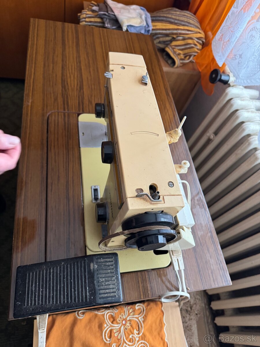 Šijací stroj Veritas - 2