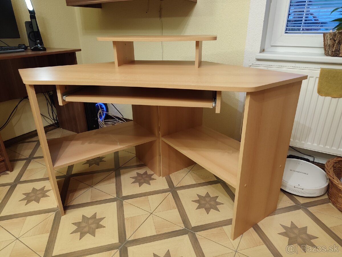Rohový PC stolík - 2