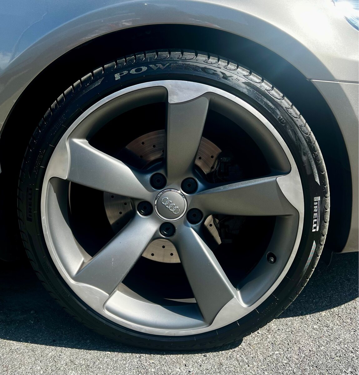 Audi Rotor 235/35 R19 ET33 - 2