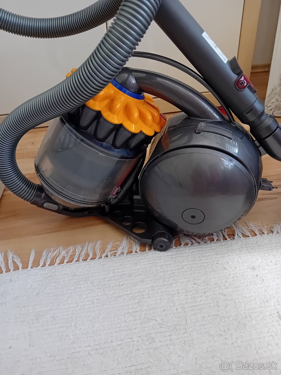 Dyson pouzity vo velmi dobrom stave - 2