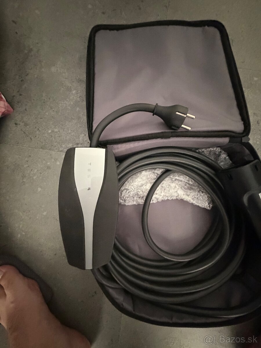 Tesla Mobile Charger - 2