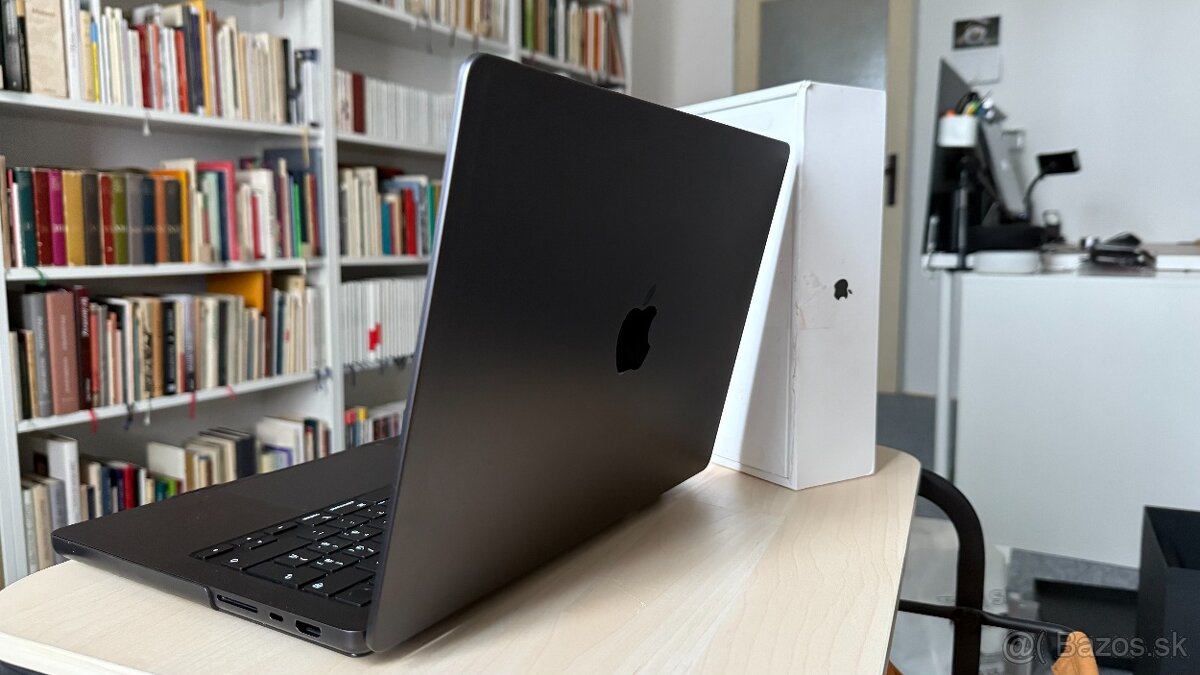 MacBook Pro 14" M3 PRO SK 2023 Vesmírne čierny - 2