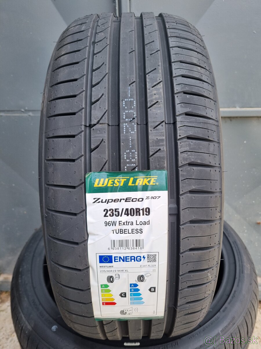 Letne 235/40R19 - 2