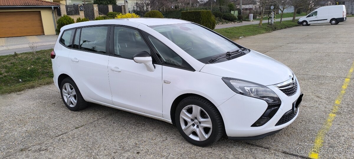 Opel Zafira Tourer 1.4 - 2