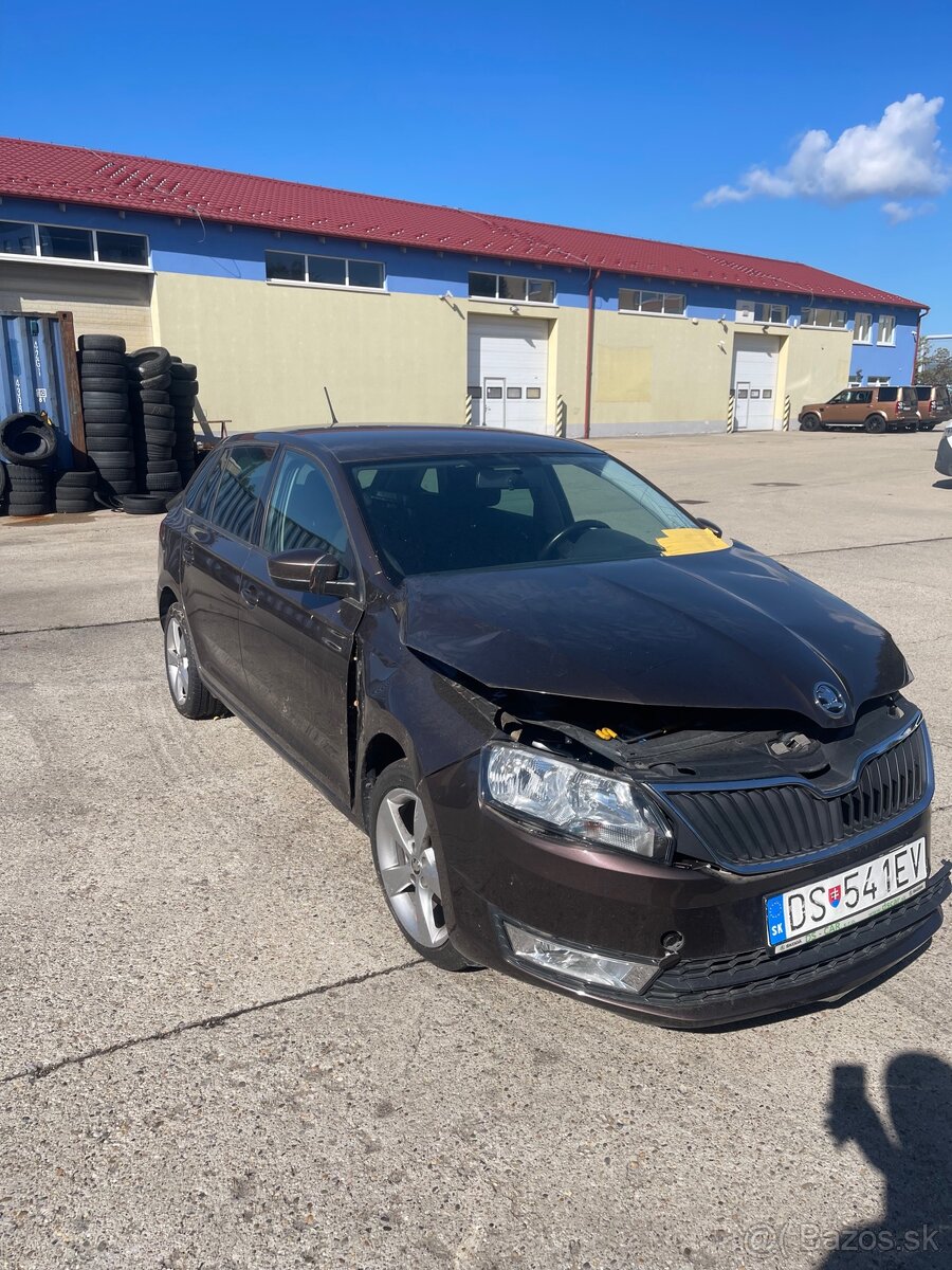 Predám vrak škoda rapid - 2