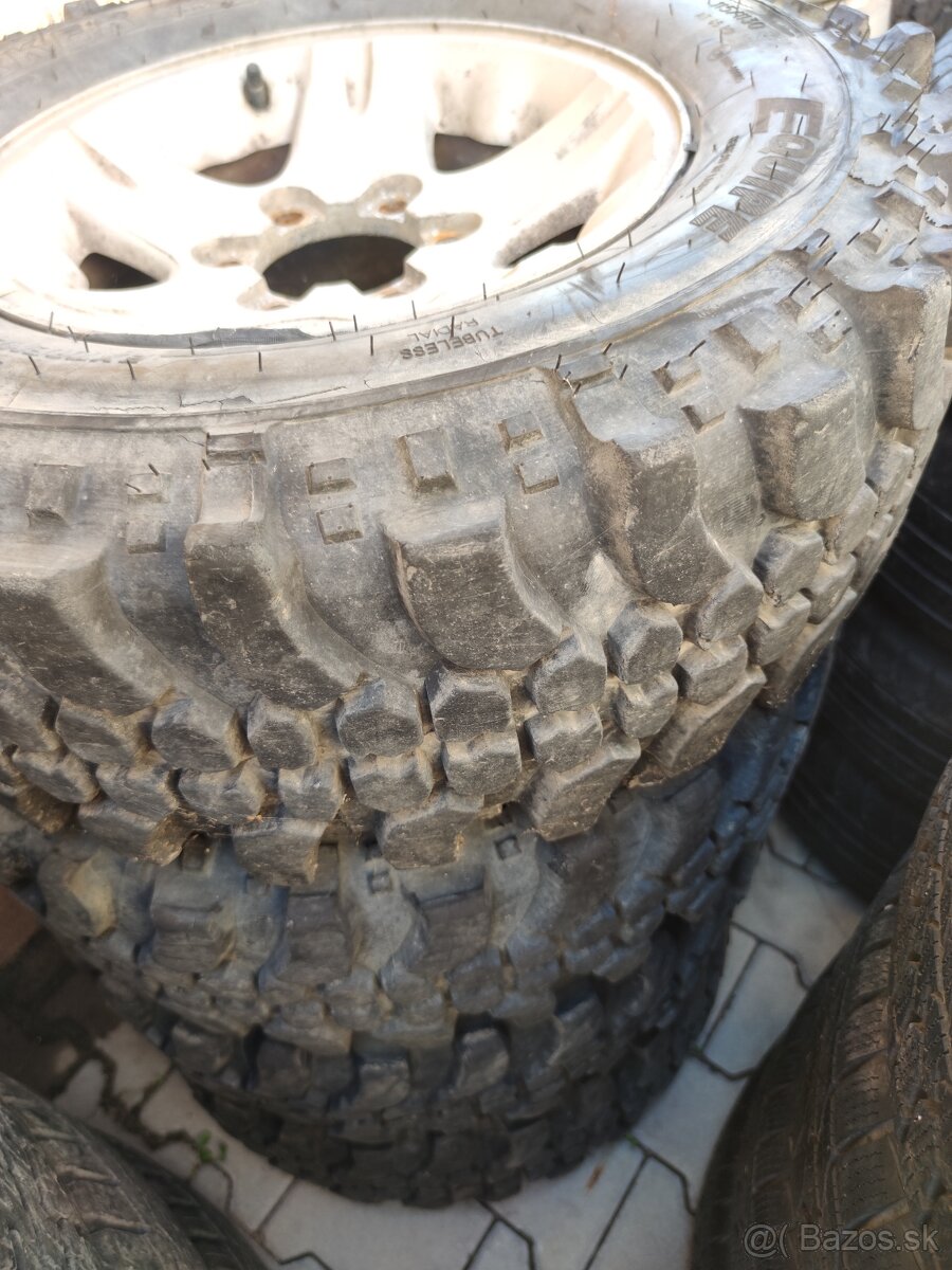 Trekker 235/75 R15 6x139,7 Ssang yong