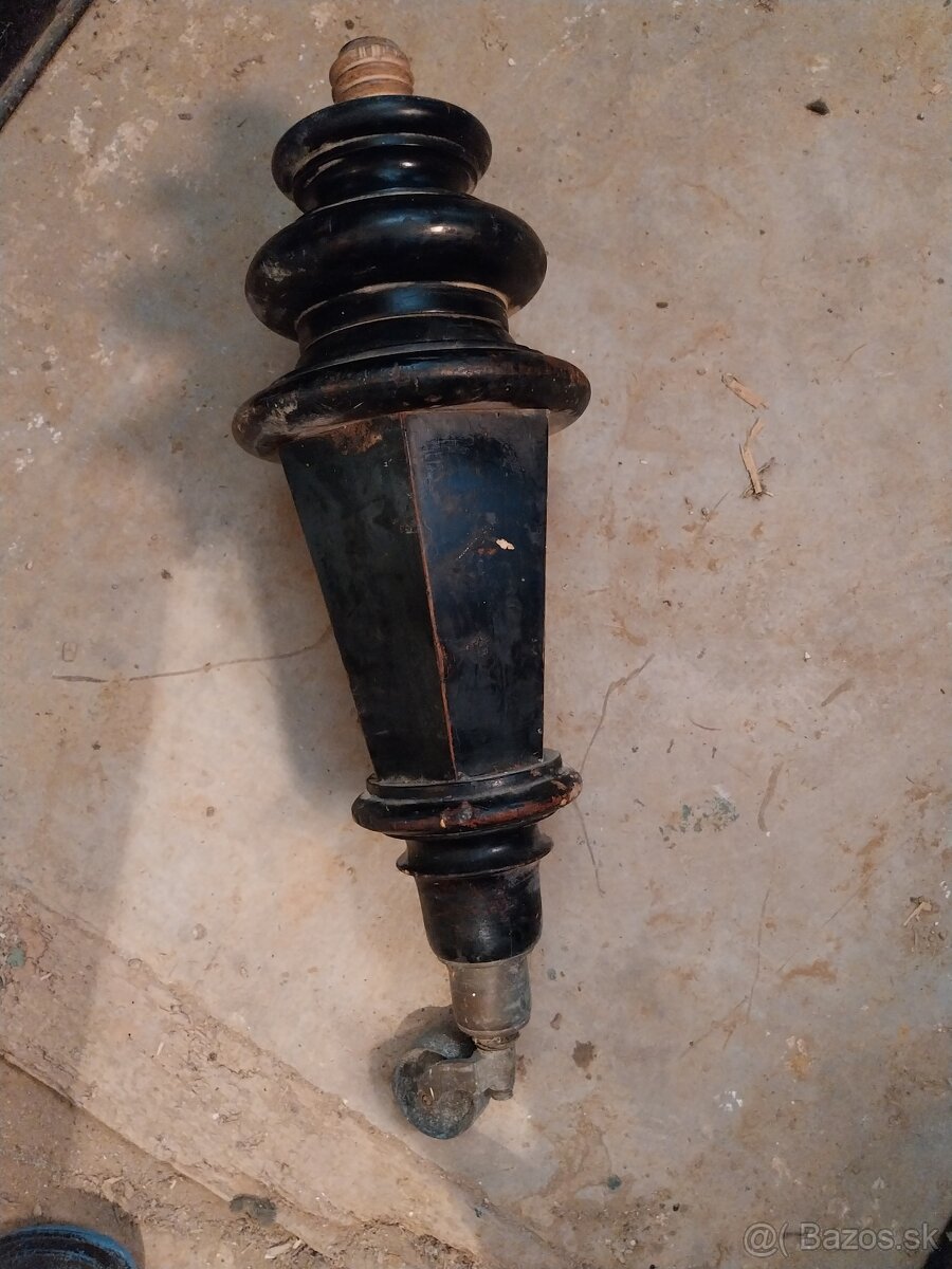 Predam casti zo stareho klavira - 2