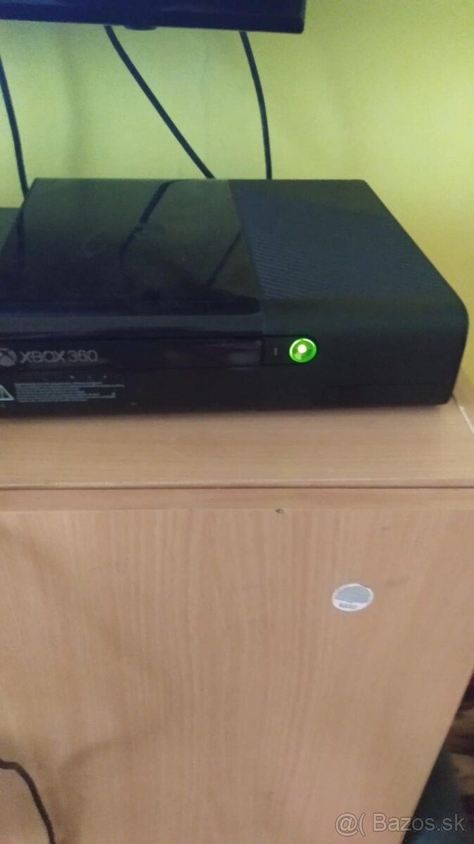 X Box 360+kinec+hry+ovladač - 2