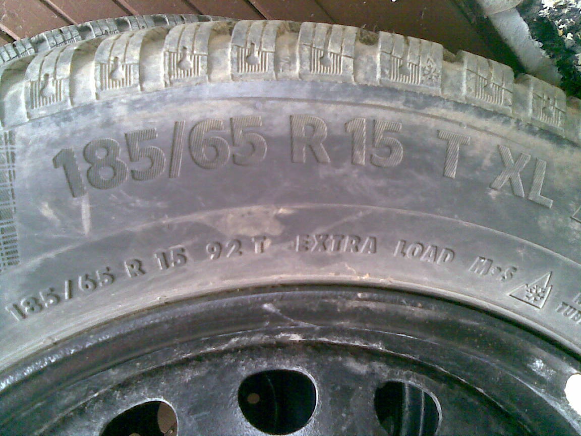 predam zimne pneu 185/65 R 15 92T Continental - 2