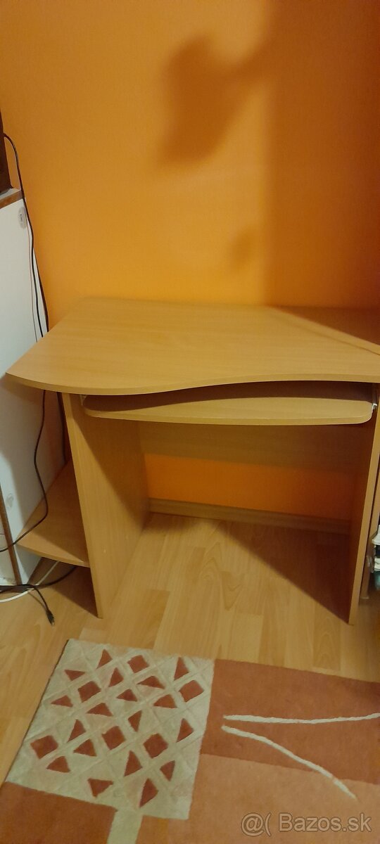 PC stolík - 2