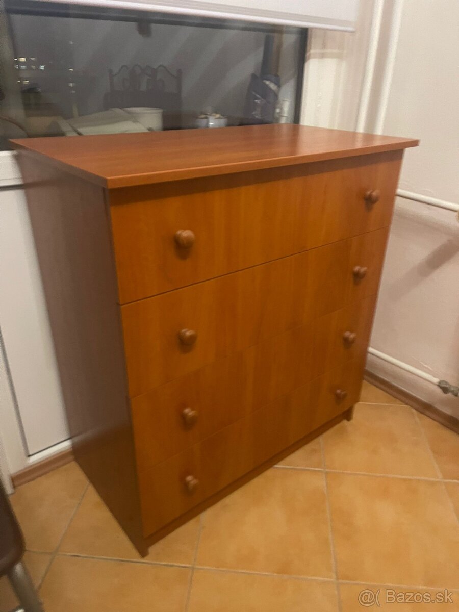 Komoda - 2