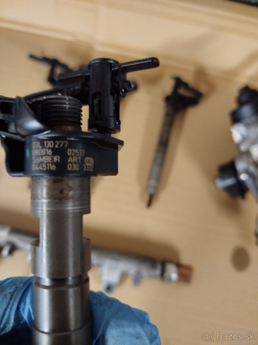 vstreky 03L130277 commonrail rampa 03L130089A - 2