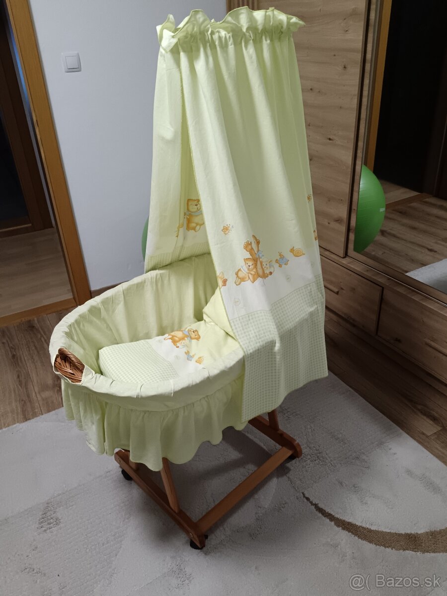 Prútená postieľka na kolieskach - 2