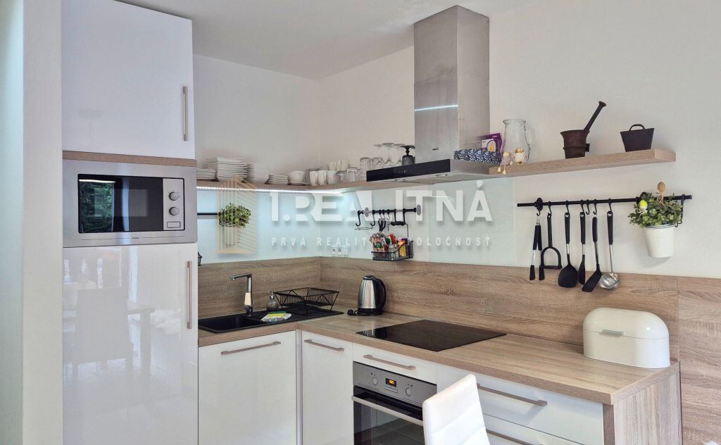 3 - IZBOVÝ APARTMÁN POD CHOPKOM, 52M2 - 2