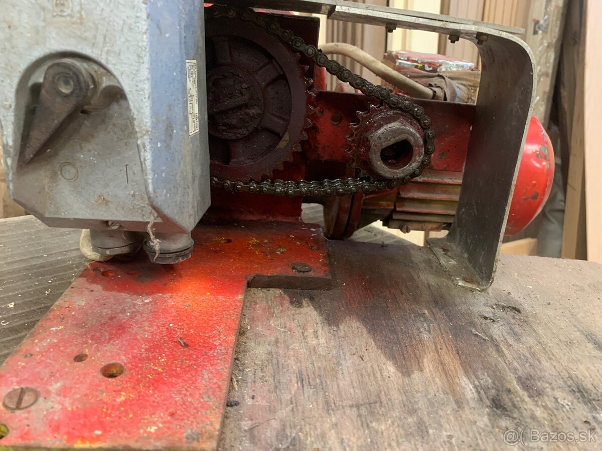 Motor a prevodovka na mlyncek 22 delo na klobasi - 2