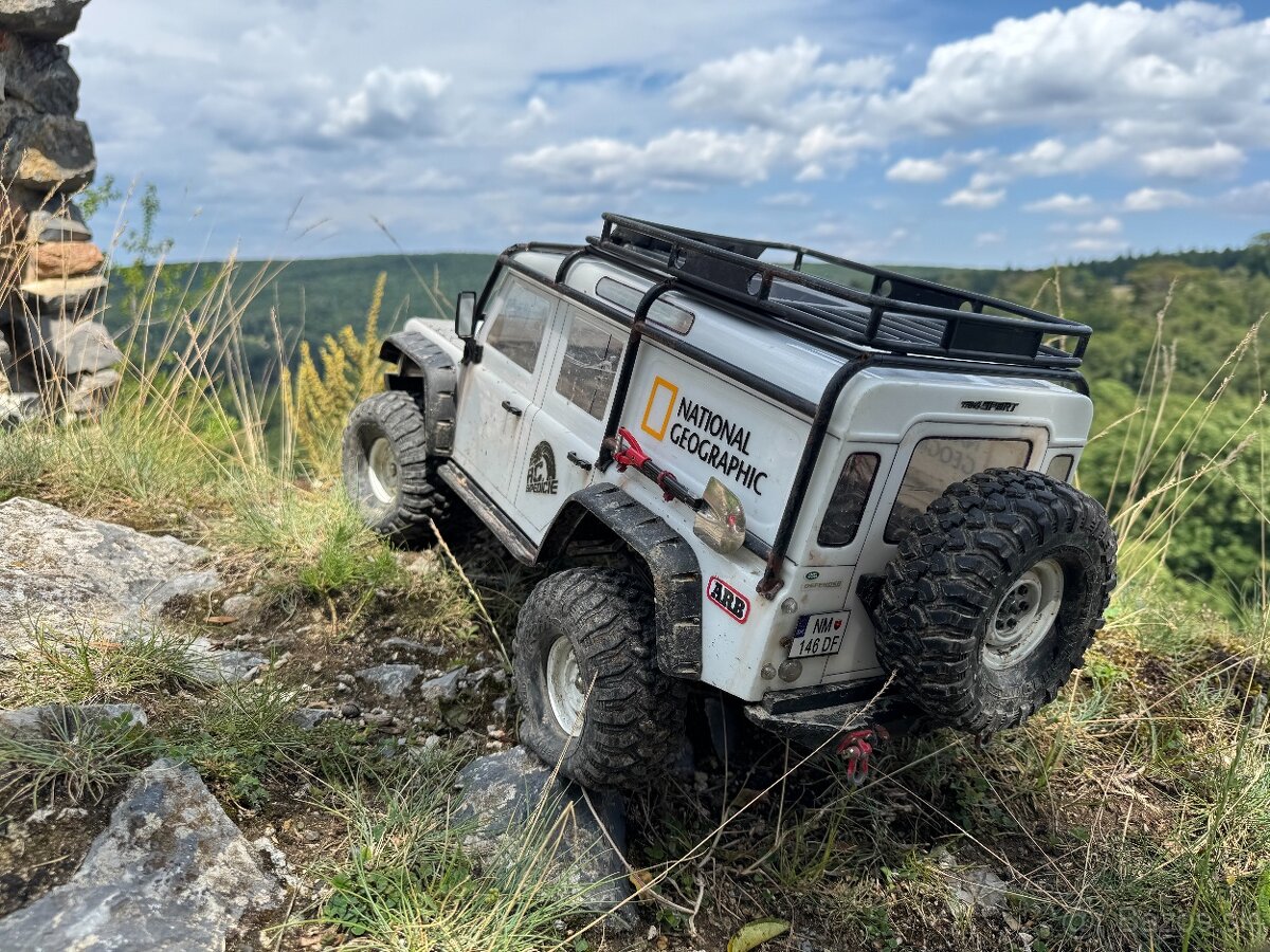 Traxxas TRX-4 Defender - 2