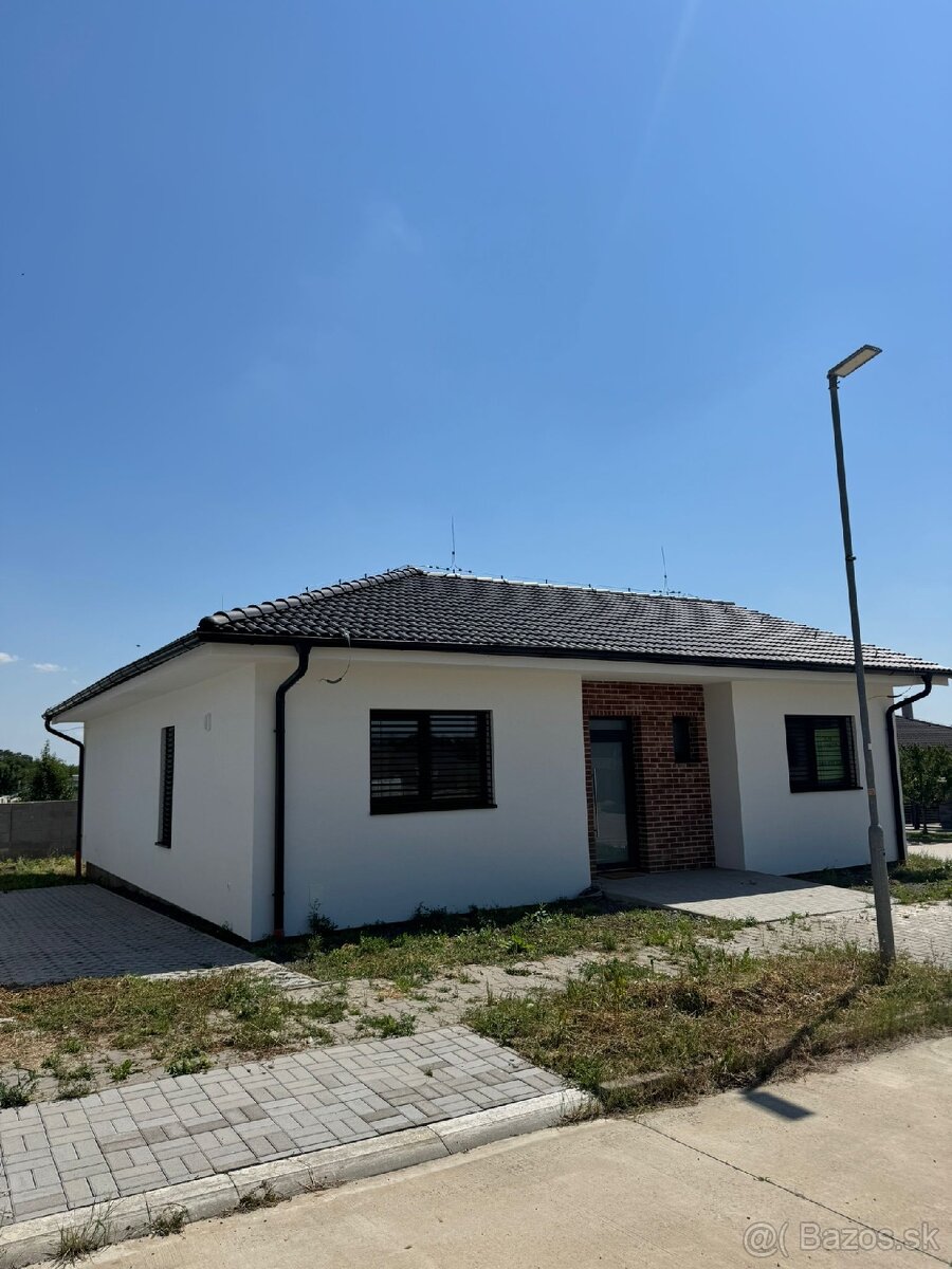 NOVOSTAVBA 4 IZBOVÉHO RODINNÉHO DOMU V ŠTANDARDE, A0+ - 2