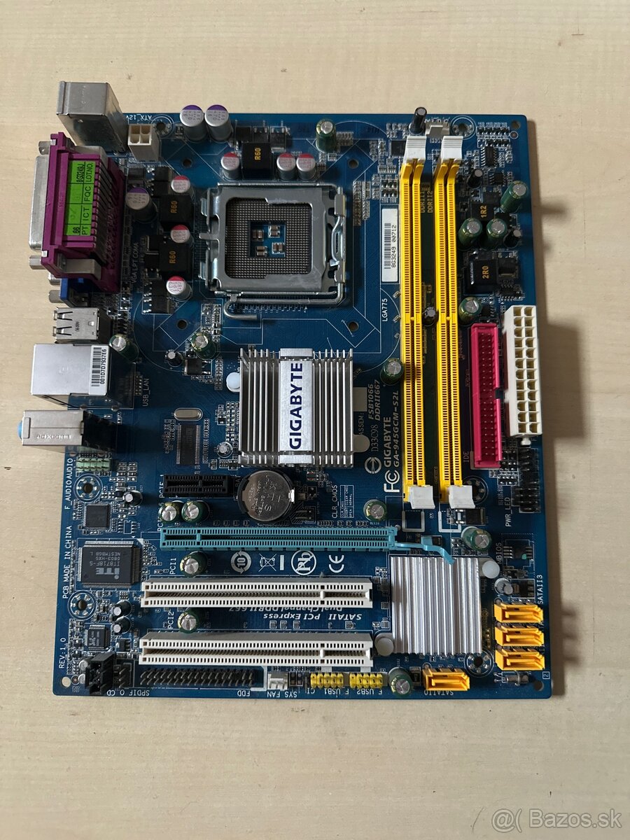 Gigabyte GA-945GCM-S2L - 2