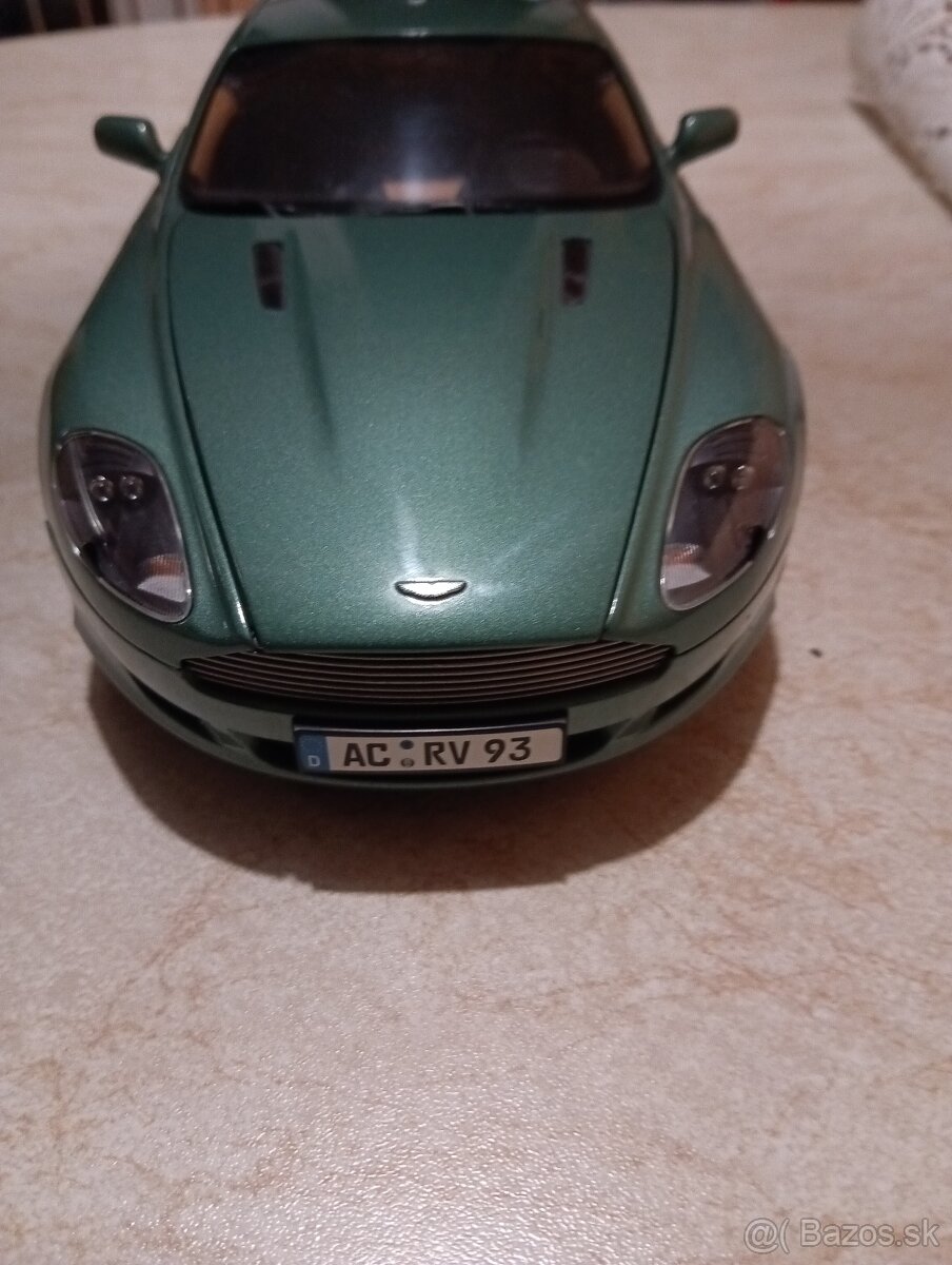 Predám Aston Martin DB9 Minichamps - 2