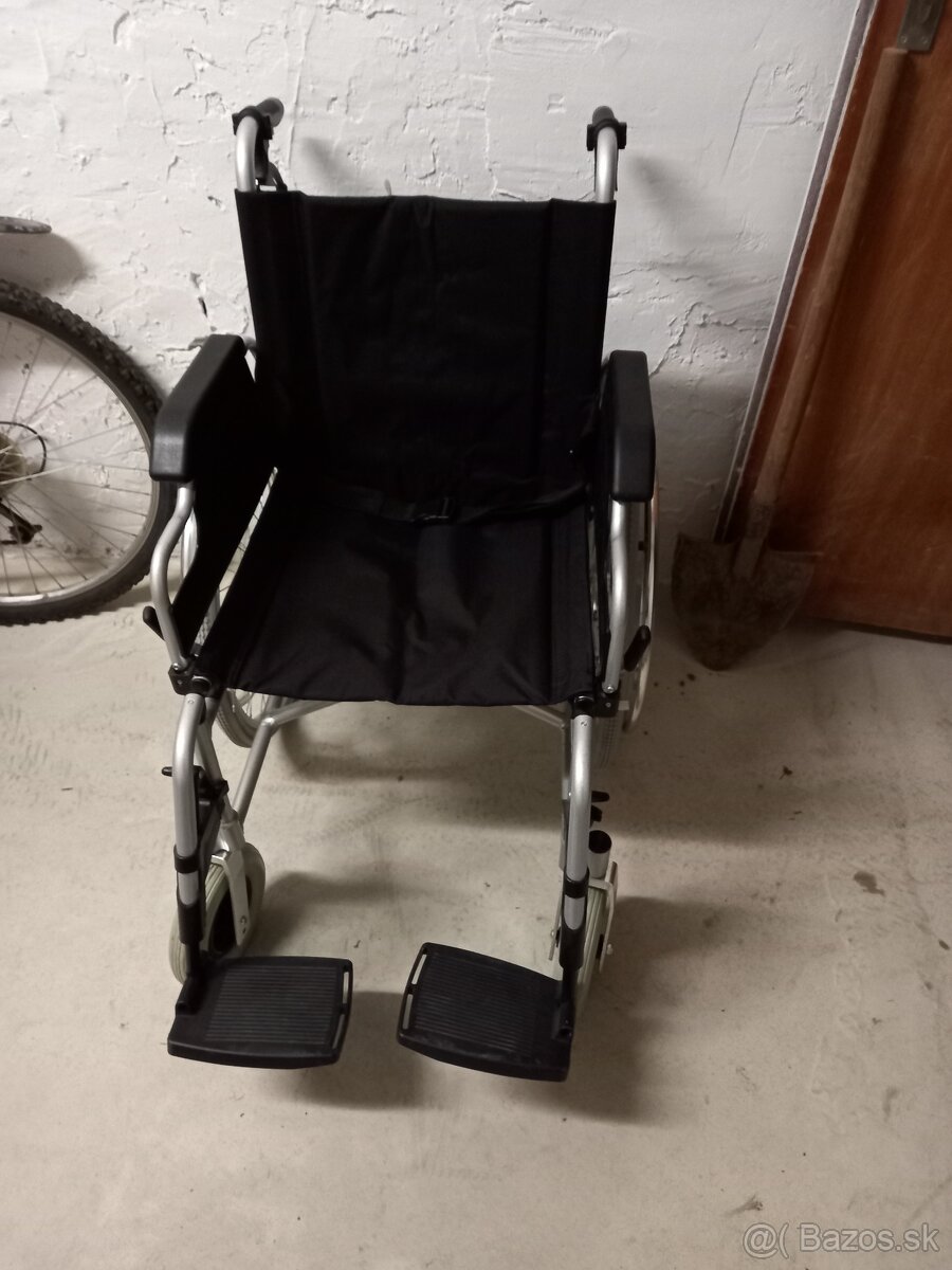 Invalidný vozík. - 2