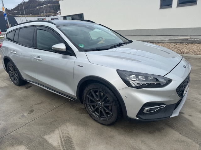 Ford Focus Kombi 2.0 TDCi EcoBlue Active A/T - 2