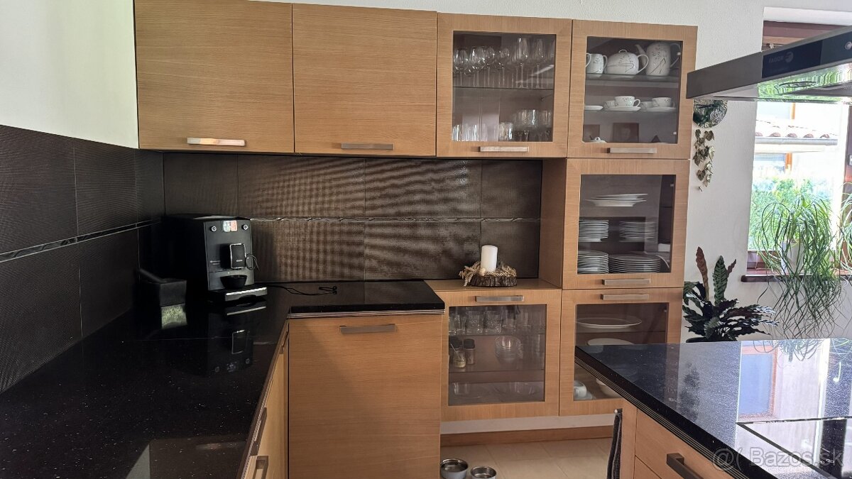 Kuchynská linka so spotrebičmi - 2