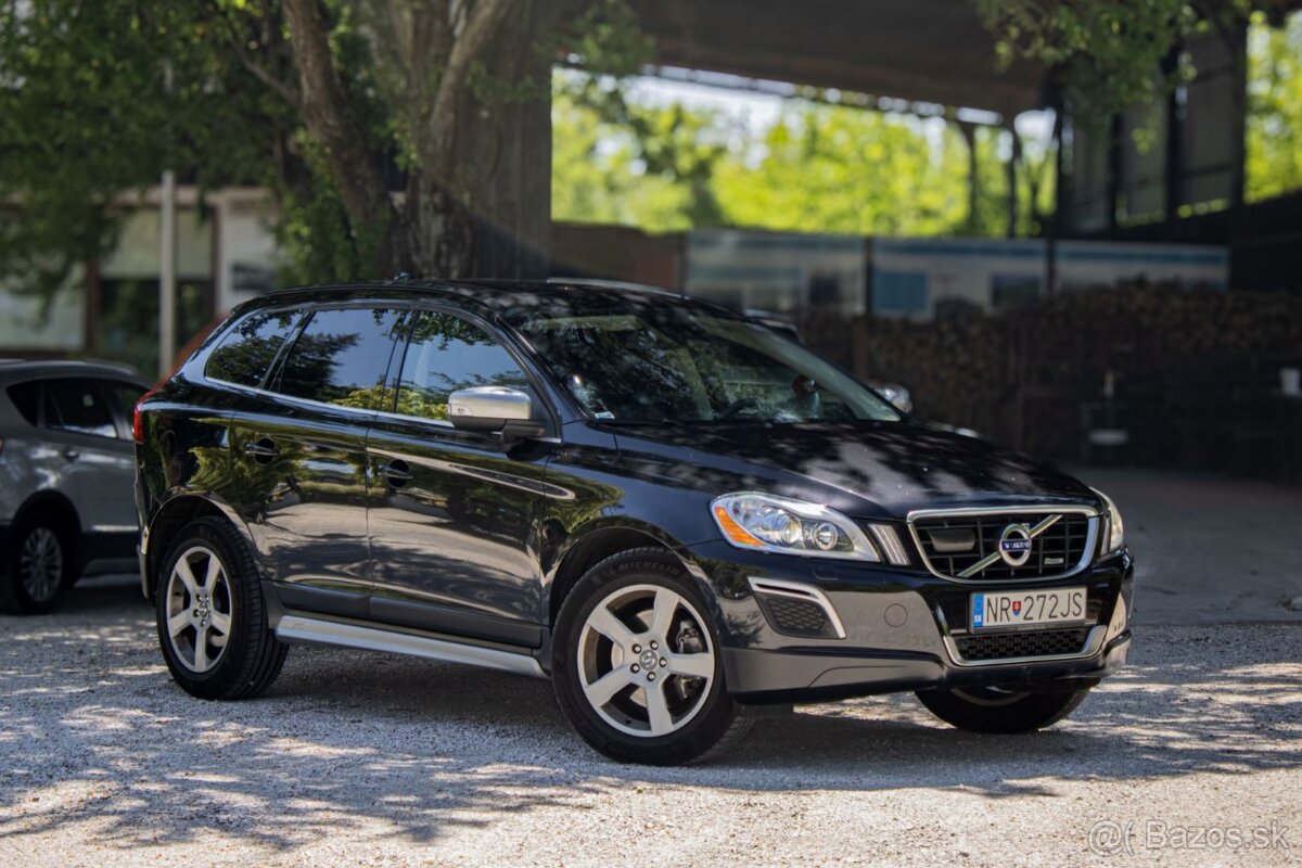Volvo XC60 R-Design AWD - 2