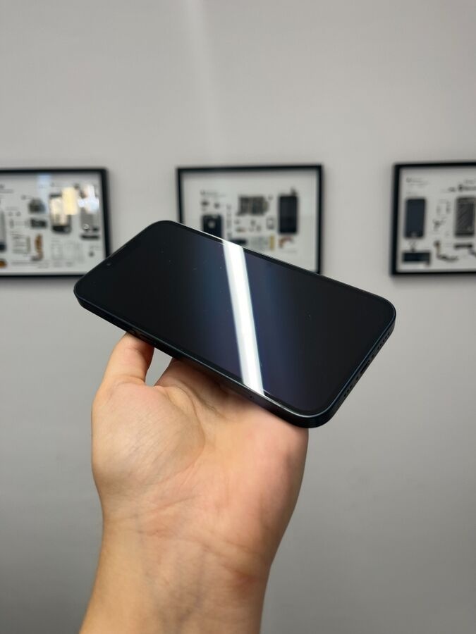 Apple iPhone 13 128GB Midnight - 2