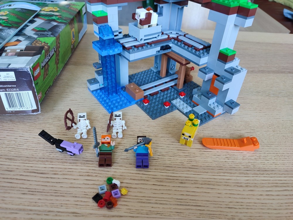 21169 Lego Minecraft - Prvé dobrodružstvo - 2