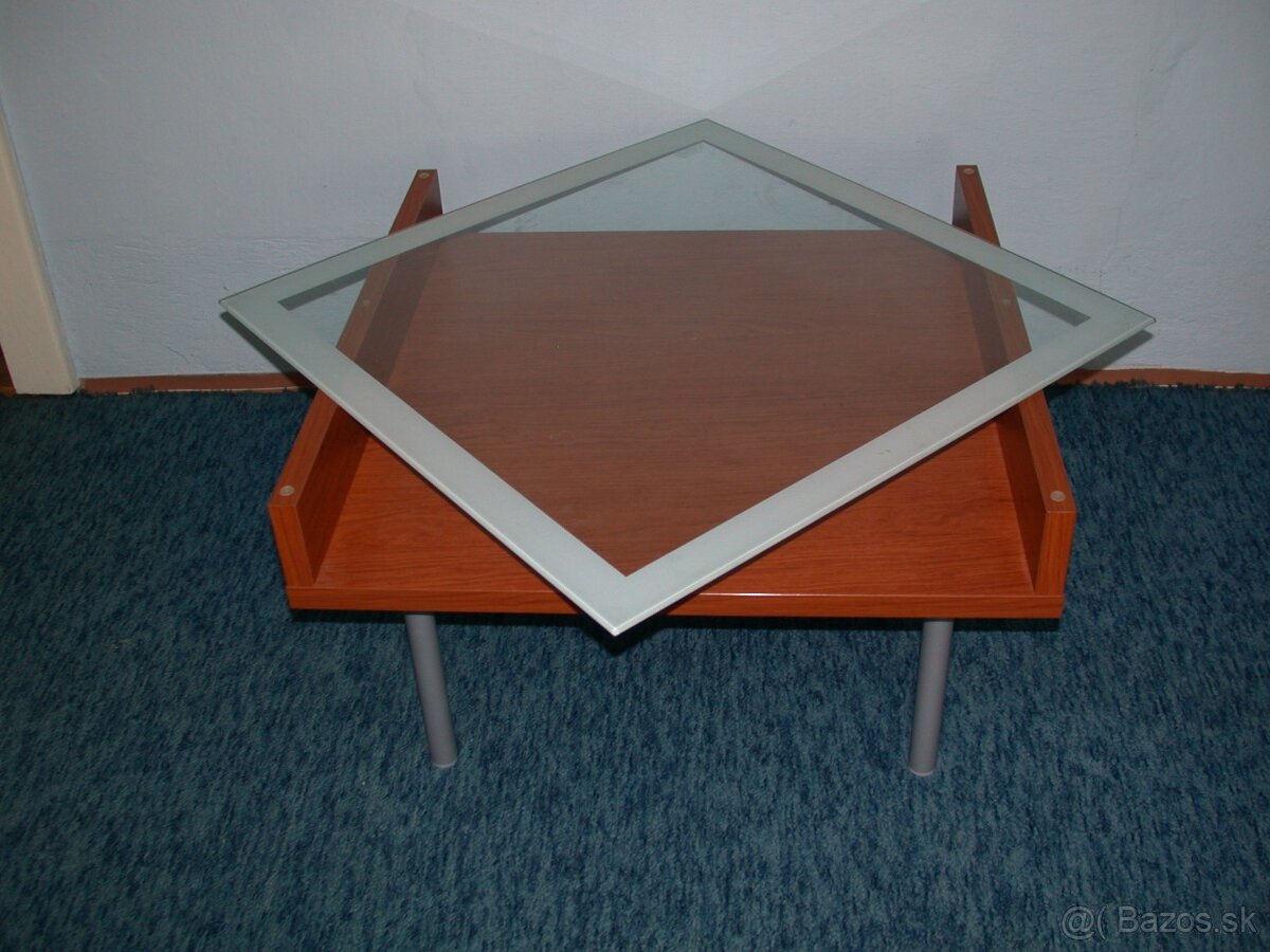 Stolík 75x75x40cm - 2