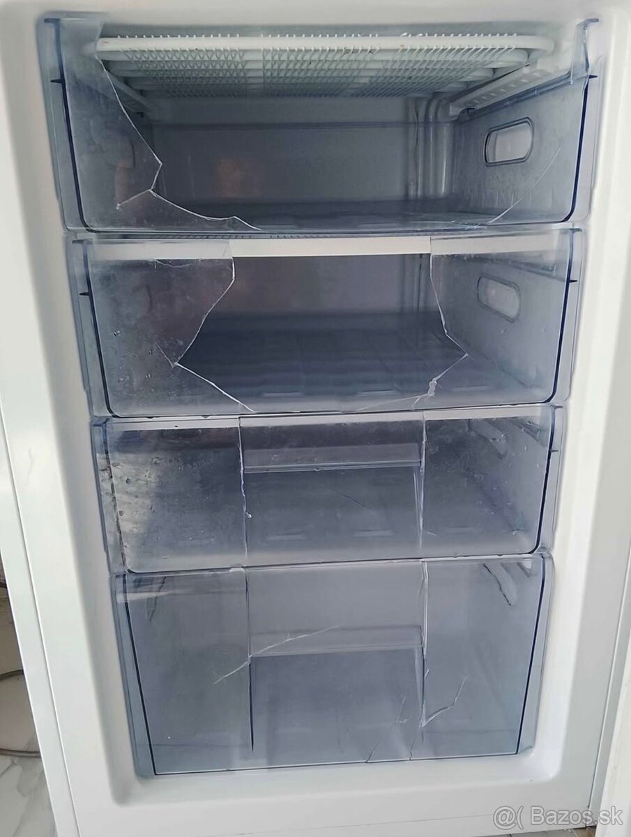 mrazak whirlpool - 2