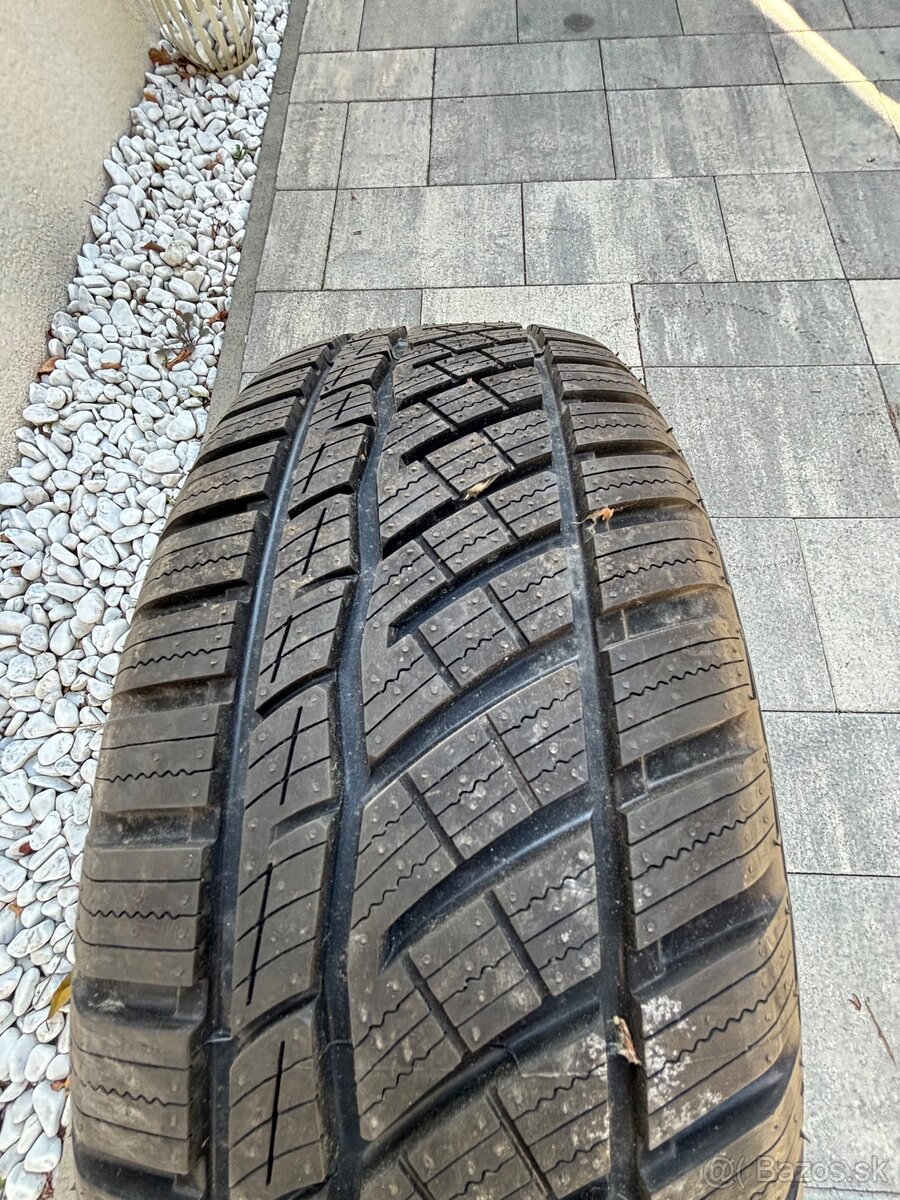 Predám Celoročnú pneu Tomket 185/60 R15 88V - 2