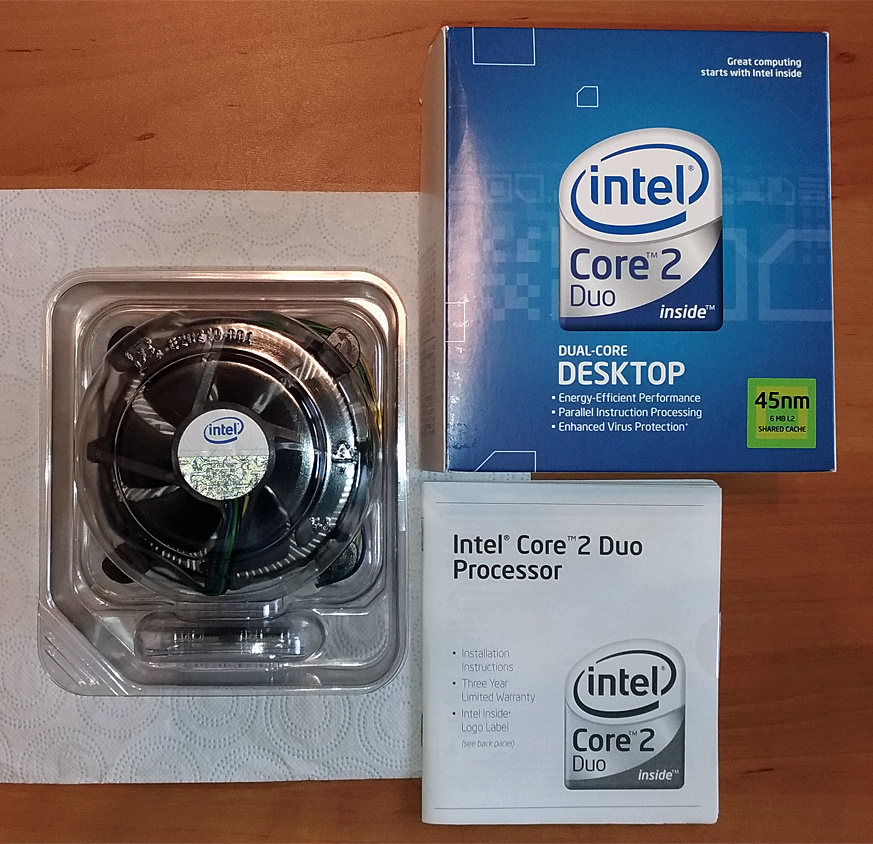 Predám Intel Core 2 Duo E8400 - 2
