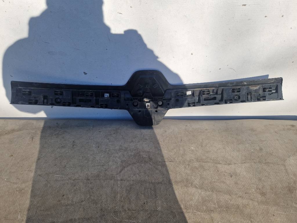 Renault Trafic III 3 LIFT 19- maska znak - 2